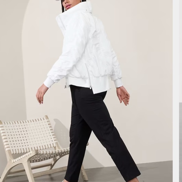 Athleta JetSet Bomber Size M - Picture 3 of 12